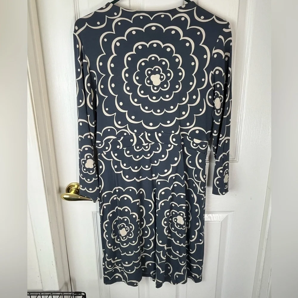 Boden V-neck gathered pullover dress in slate gray/blue color, size 8 - Picture 2 of 7